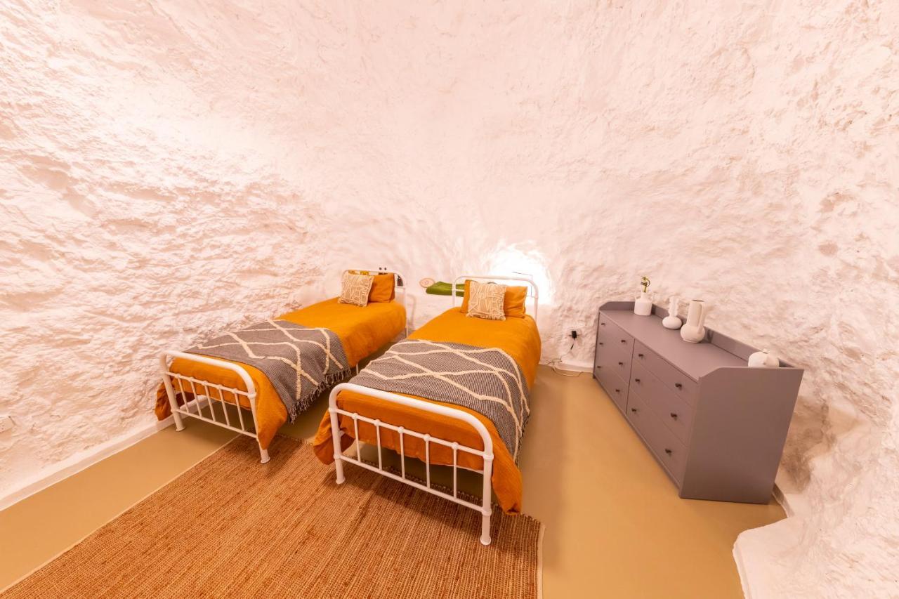 White Cliffs Accommodation -Daybreak Dugout - Unique Cave House Exterior photo